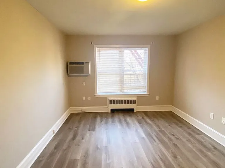 Riverside Estates Apartment Homes — Photo 29