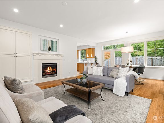 4th image of 8150 233 Place NE
