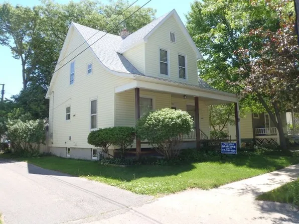 816 12th St #1, Rockford, IL 61104