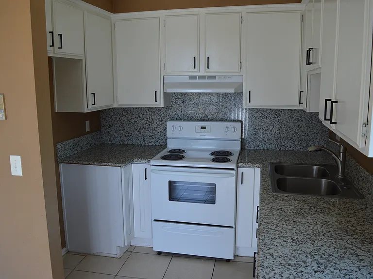 819 Washington St #1 — Photo 4