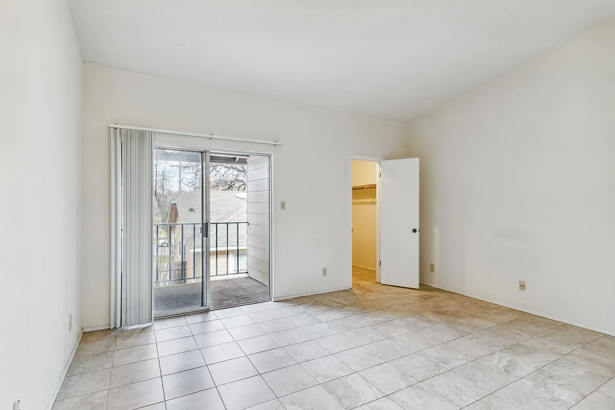 Building Photo - 630 Maiden Ln #K