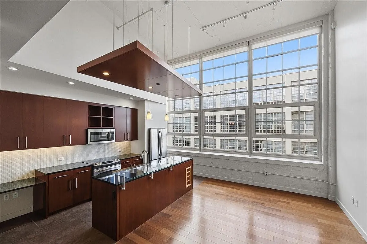 2 bed, 2.0 bath, 1263 sqft, $2,900 — Photo 1