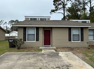 112 Admirals Walk Dr, Saint Marys, GA 31558