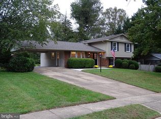 4707 Philadelphia Pl, Annandale, VA 22003