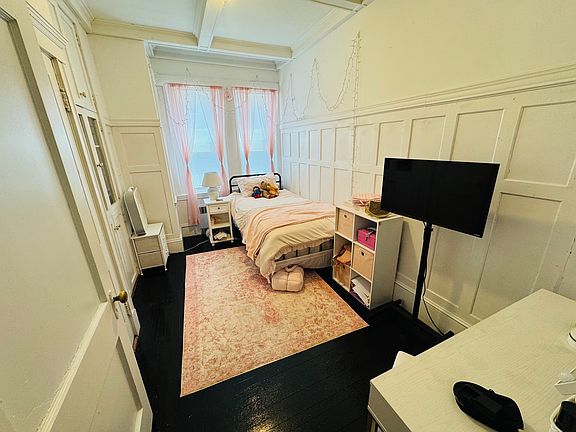 3rd image of 262 Chestnut Hill Ave APT 1