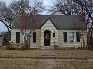 911 W 5th St, Elk City, OK 73644