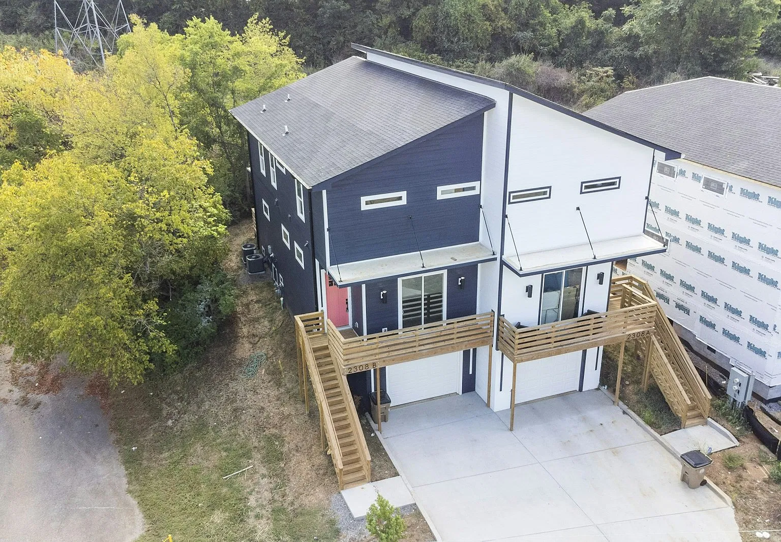 2308 Lloyd Avenue — Photo 1