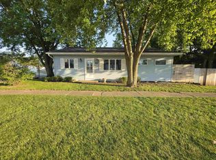 854 Douglas St, Jesup, IA 50648