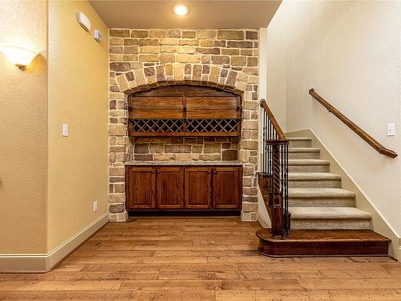 2nd image of 1910 Los Cabos Ln