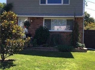 1283 Taft Ave, Merrick, NY 11566