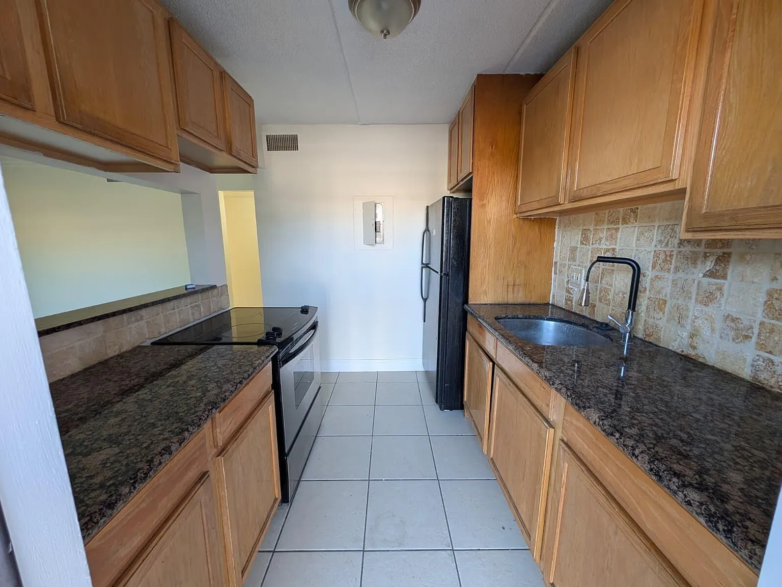 2 bed, 1.0 bath, 854 sqft, $1,750 — Photo 4