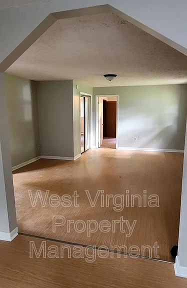 112 Breezemont Ln — Photo 9