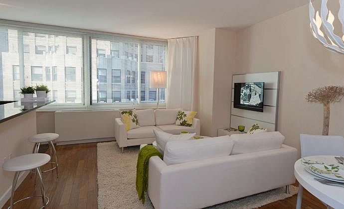 1st image of 320 W 38th St APT 1026