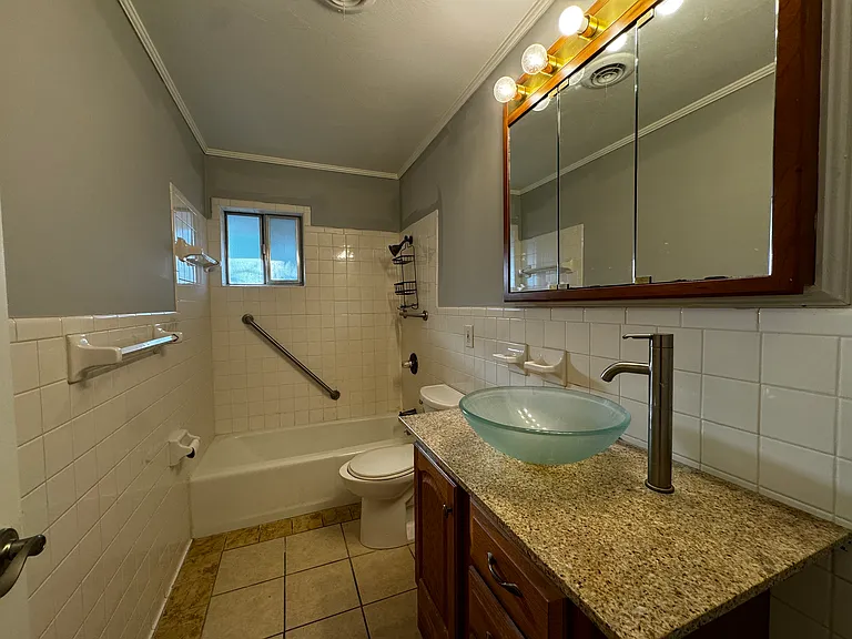 1601 S Church St #D — Photo 5