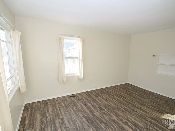 4th image of 324 N Dalton Ave