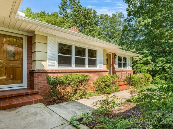 58 Blue Ridge Assembly Dr, Black Mountain, NC 28711