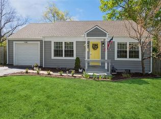 8505 W 55th Ter, Overland Park, KS 66202