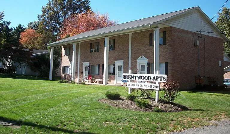 470 Brentwood Ave — Photo 1