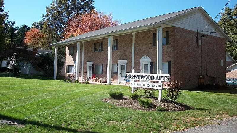 1st image of 460 Laurel Dr