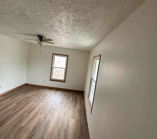 917 10th Ave #2 — Photo 3
