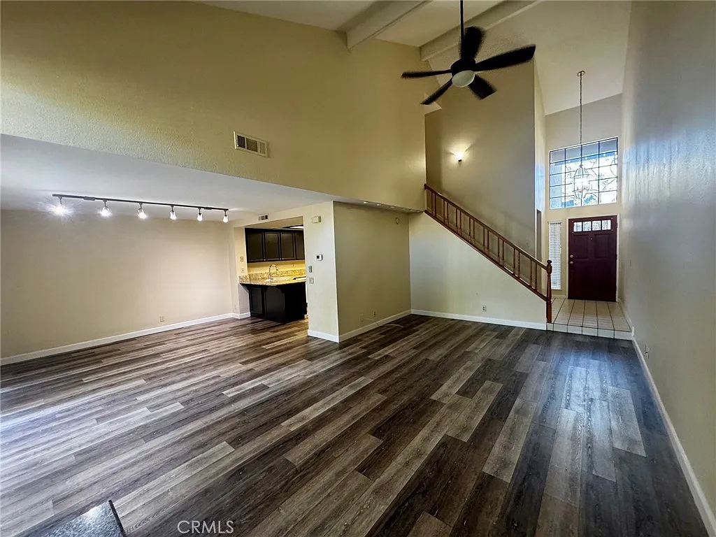 3 bed, 1638 sqft, $3,500 — Photo 3