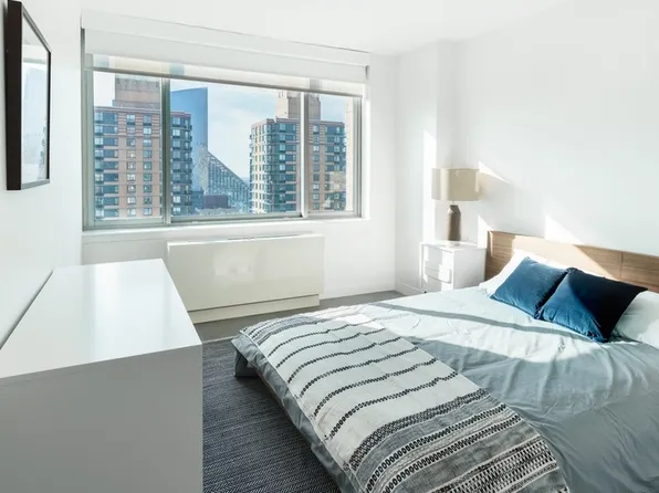 101 West End Avenue image 6 of 25