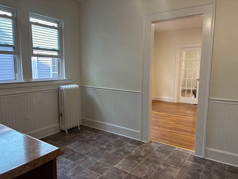 92 Anthony St #2R — Photo 9