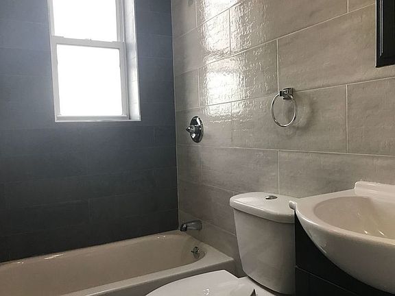 3rd image of 1198 Carroll St APT 3