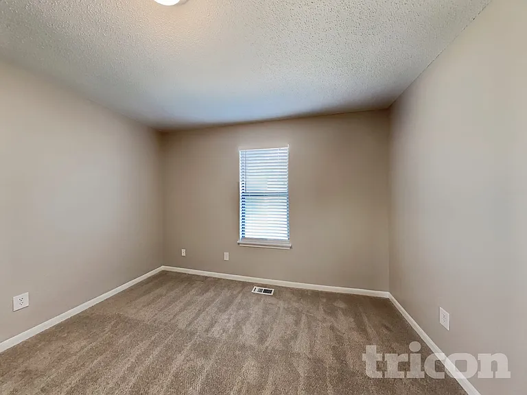 531 Griffith Dr — Photo 12