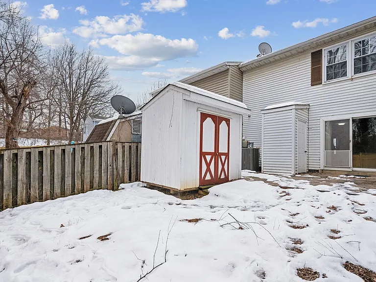 7907 Timarand Ct — Photo 38