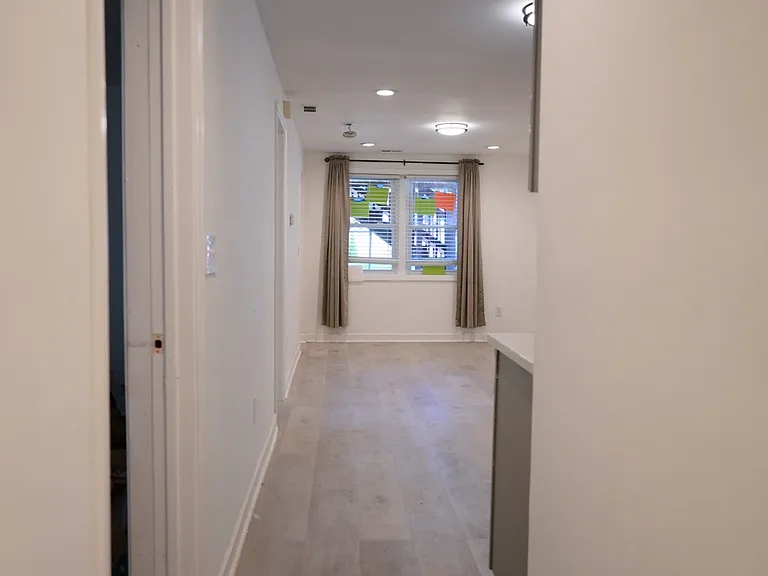 1322 S 51st Ave #1 — Photo 9