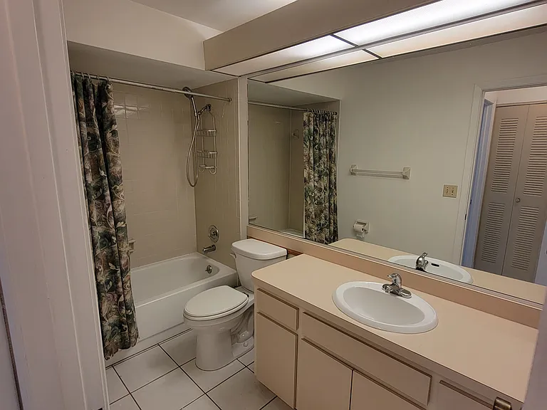 4863 Village Gardens Dr — Photo 13