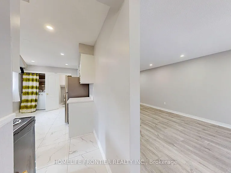 337 Hansen Rd N #UPPER — Photo 4