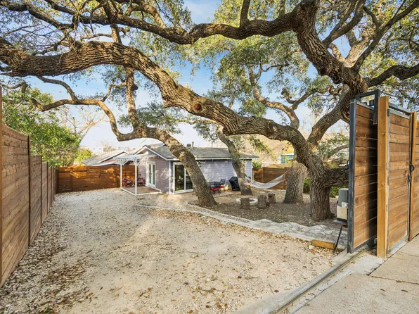 211 Lessin Ln APT C, Austin, TX 78704