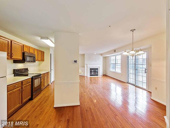3rd image of 9605 Lake Pointe Ct APT 202