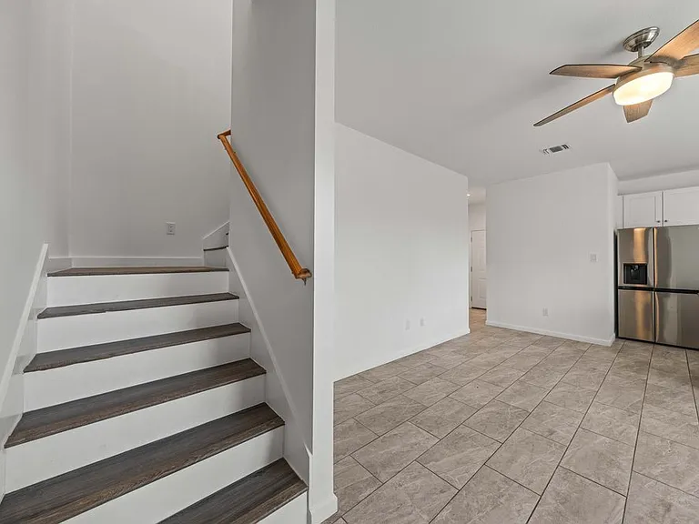 323 Gabriel — Photo 14