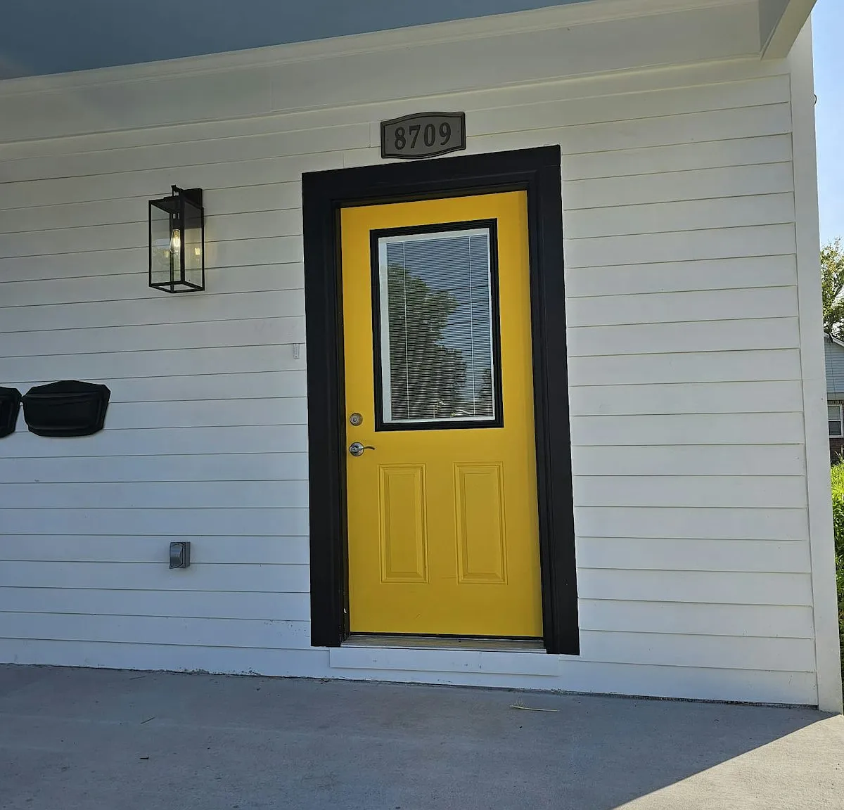 8709 Apricot Street — Photo 2