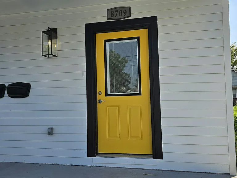 8709 Apricot St — Photo 2