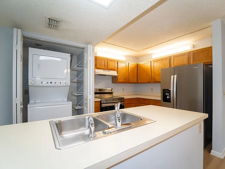 23 Catalonia Ct — Photo 14