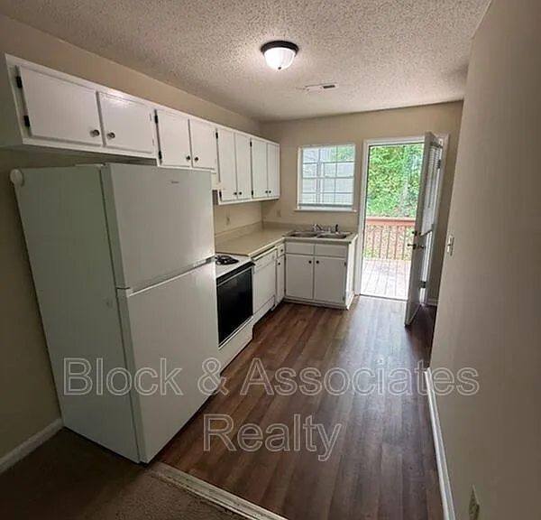 117 Reece Ct #H — Photo 2