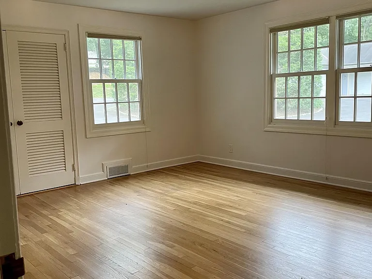 920 Redding Rd — Photo 9