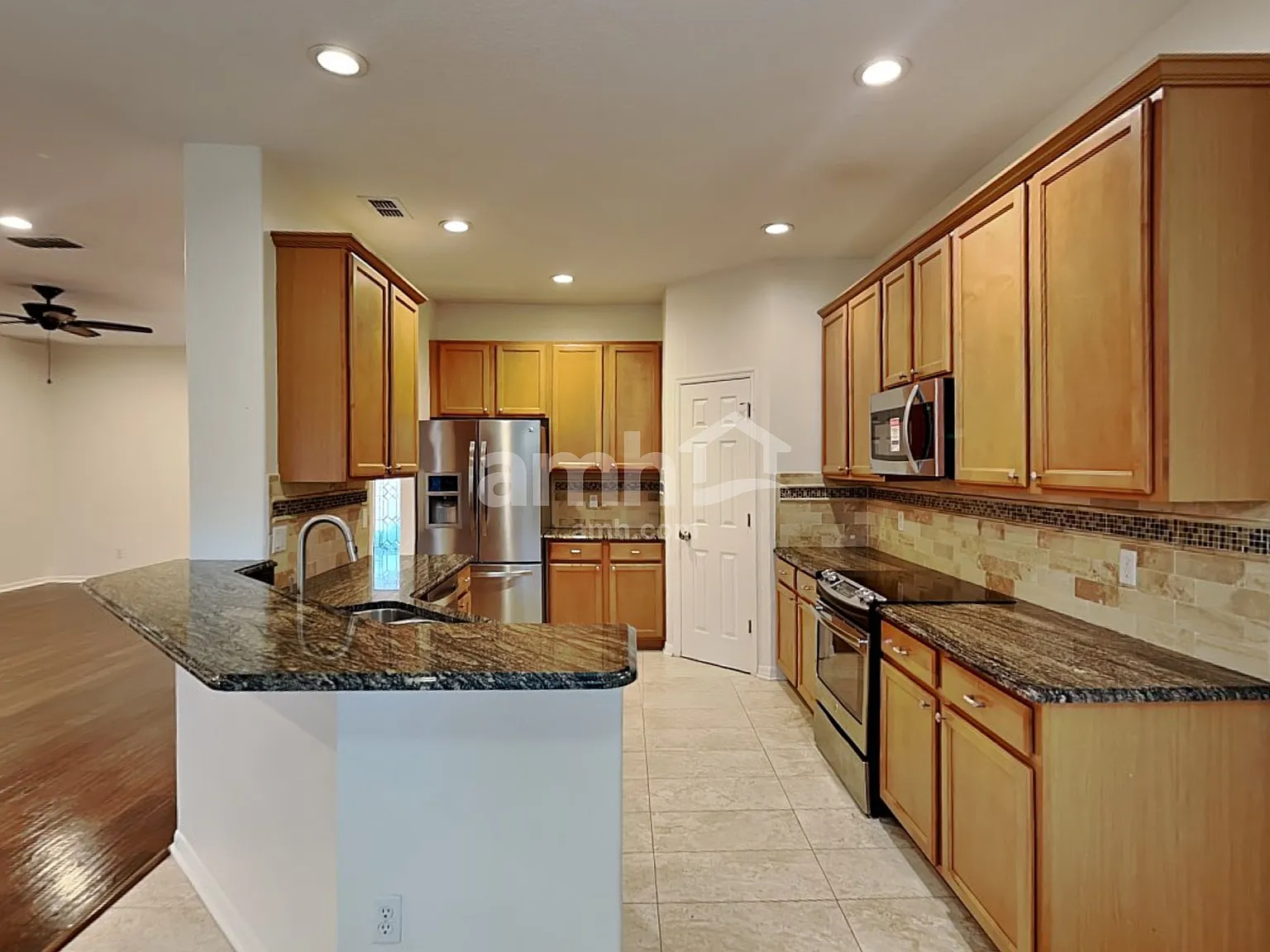 3 bed, 2.0 bath, 1953 sqft, $2,730 — Photo 3