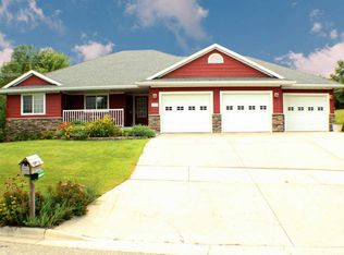 1933 Kempton Ct, Fergus Falls, MN 56537