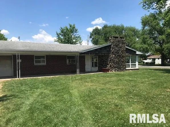 701 W Oak St, Gillespie, IL 62033