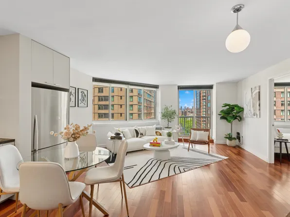 206 East 95th Street 12B image 2 of 12