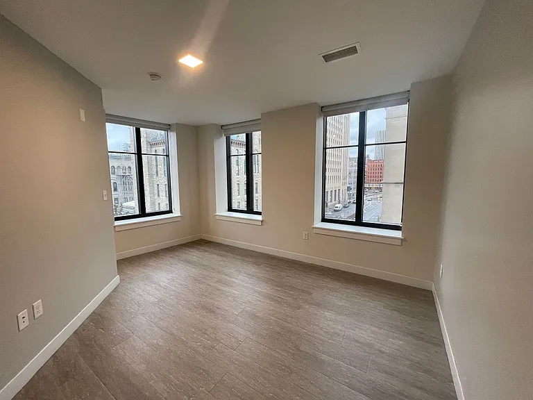 65 W Broad St — Photo 13
