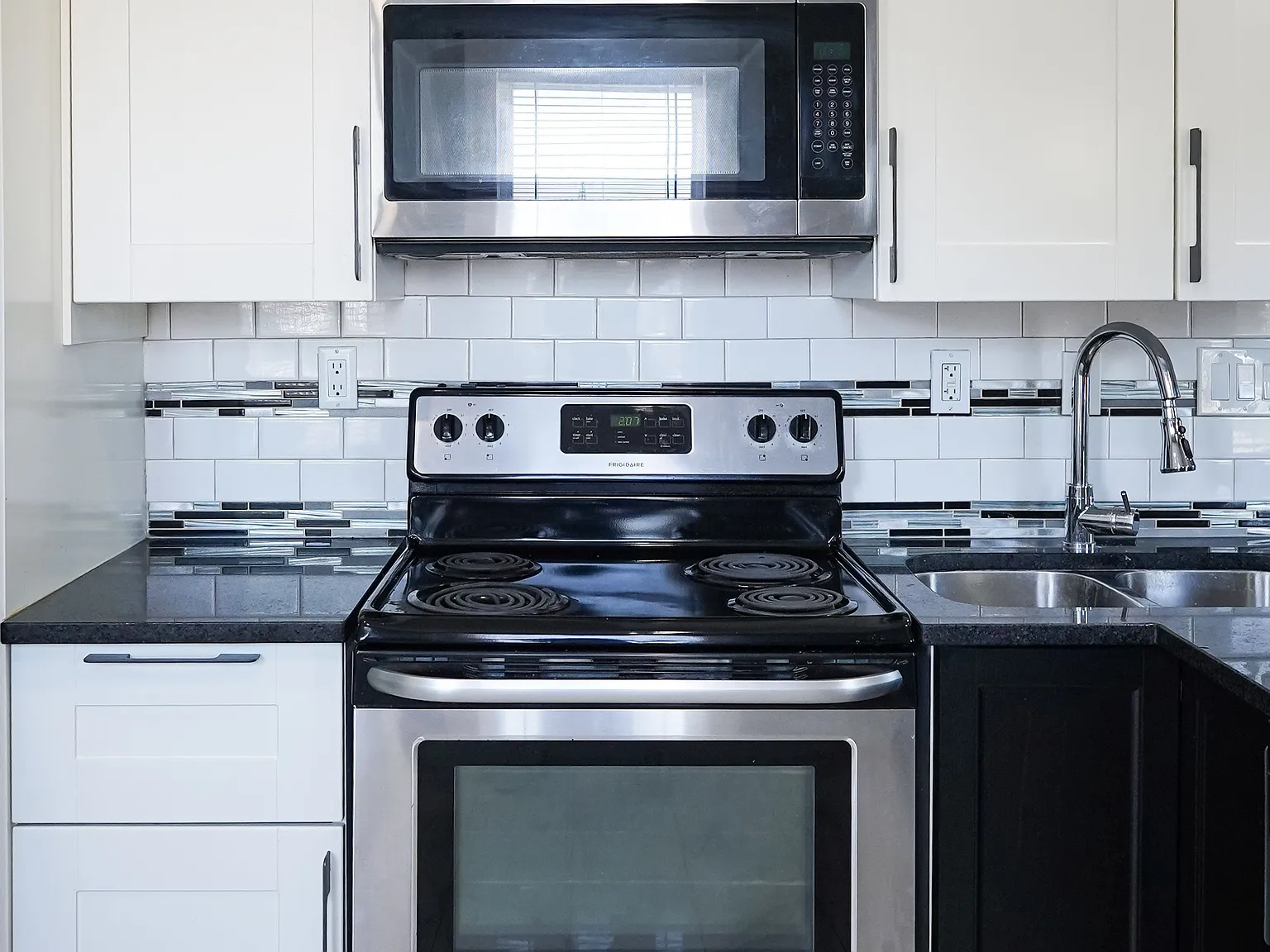 2 bed, $1,695 — Photo 2