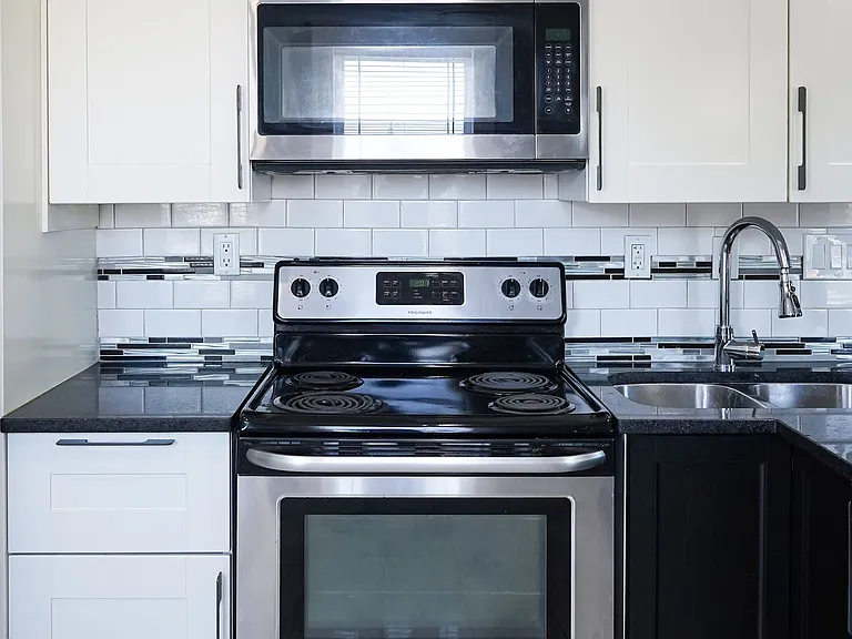 18 Clairmont St #3 — Photo 2