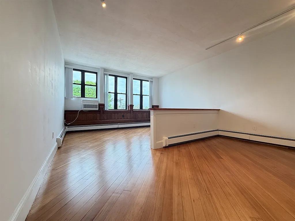 Building Photo - 22 Harvard Ave #6