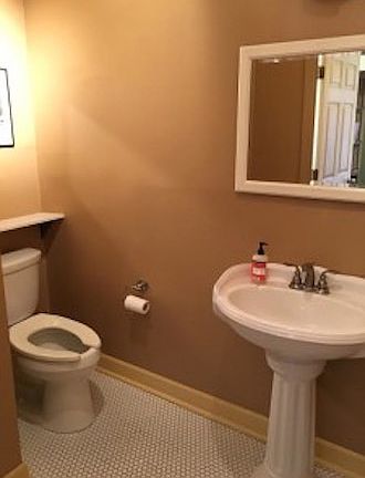 5th image of 215 W 18th St